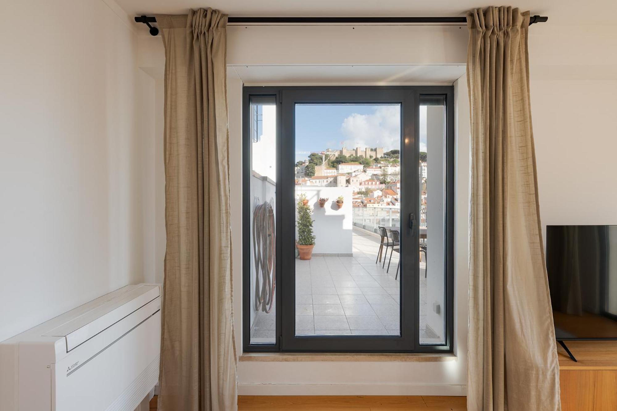 Penthouse For The Lovers - Castle View & Parking *